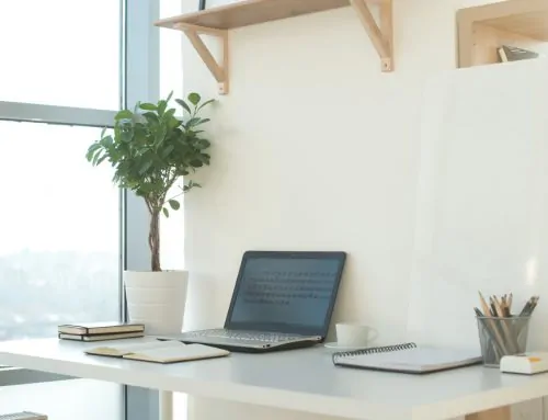 Curatenia la birou: 7 lucruri de care ai nevoie ca sa o intretii mai usor
